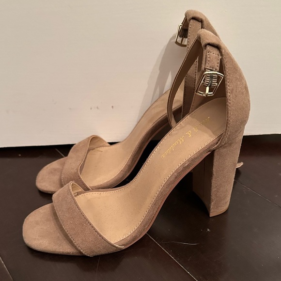 Taupe heels - Picture 2 of 2